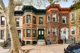 brownstone rowhouses in the windsor terrace Historic District notary public near me